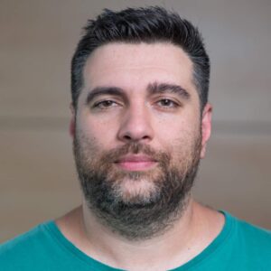 CEO Dezvoltator și pasionat de Microsoft Power Platform cu peste 15 ani de experiență în ecosistemul Microsoft Dynamics.